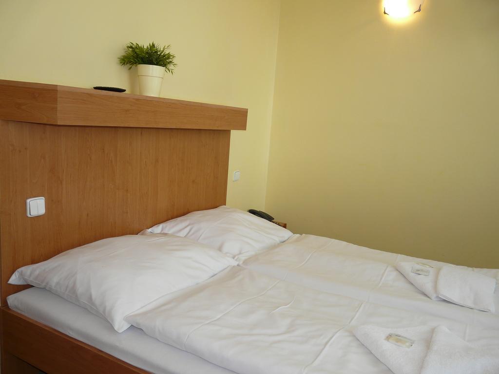 Hotel Ondras Zlín Cameră foto