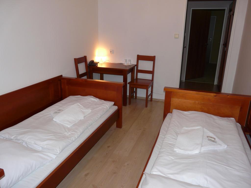 Hotel Ondras Zlín Cameră foto